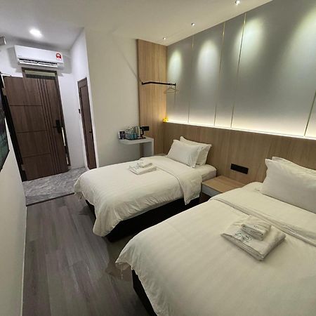 Red'S Hotel Bintulu Extérieur photo
