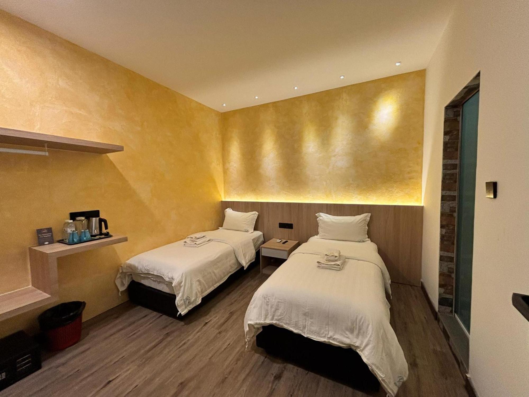 Red'S Hotel Bintulu Extérieur photo