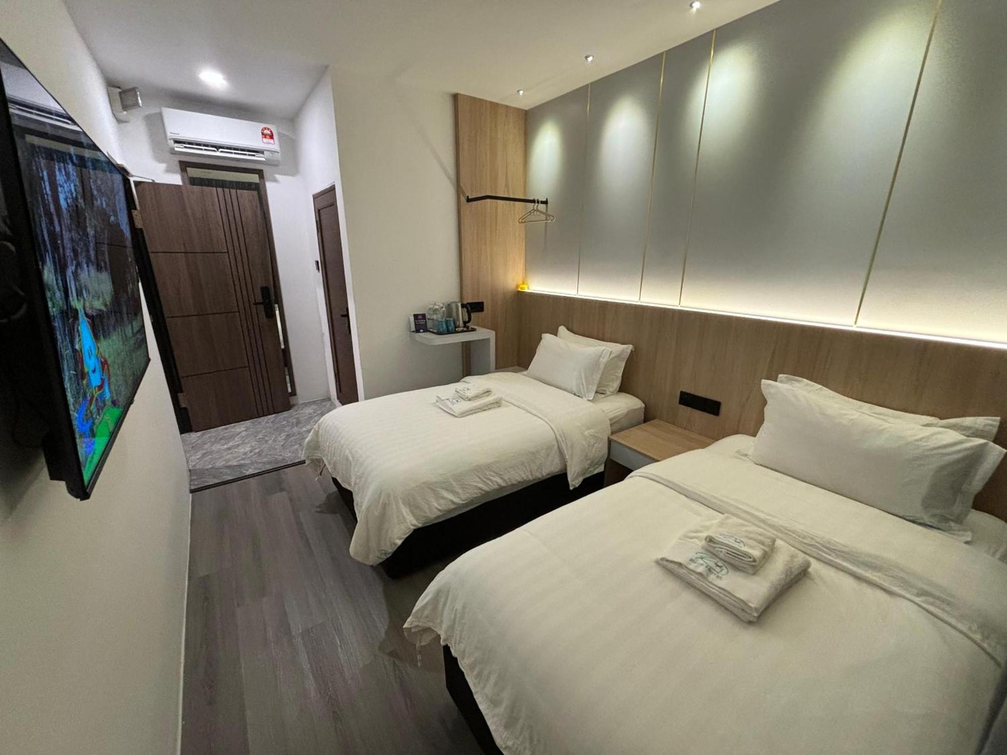Red'S Hotel Bintulu Extérieur photo